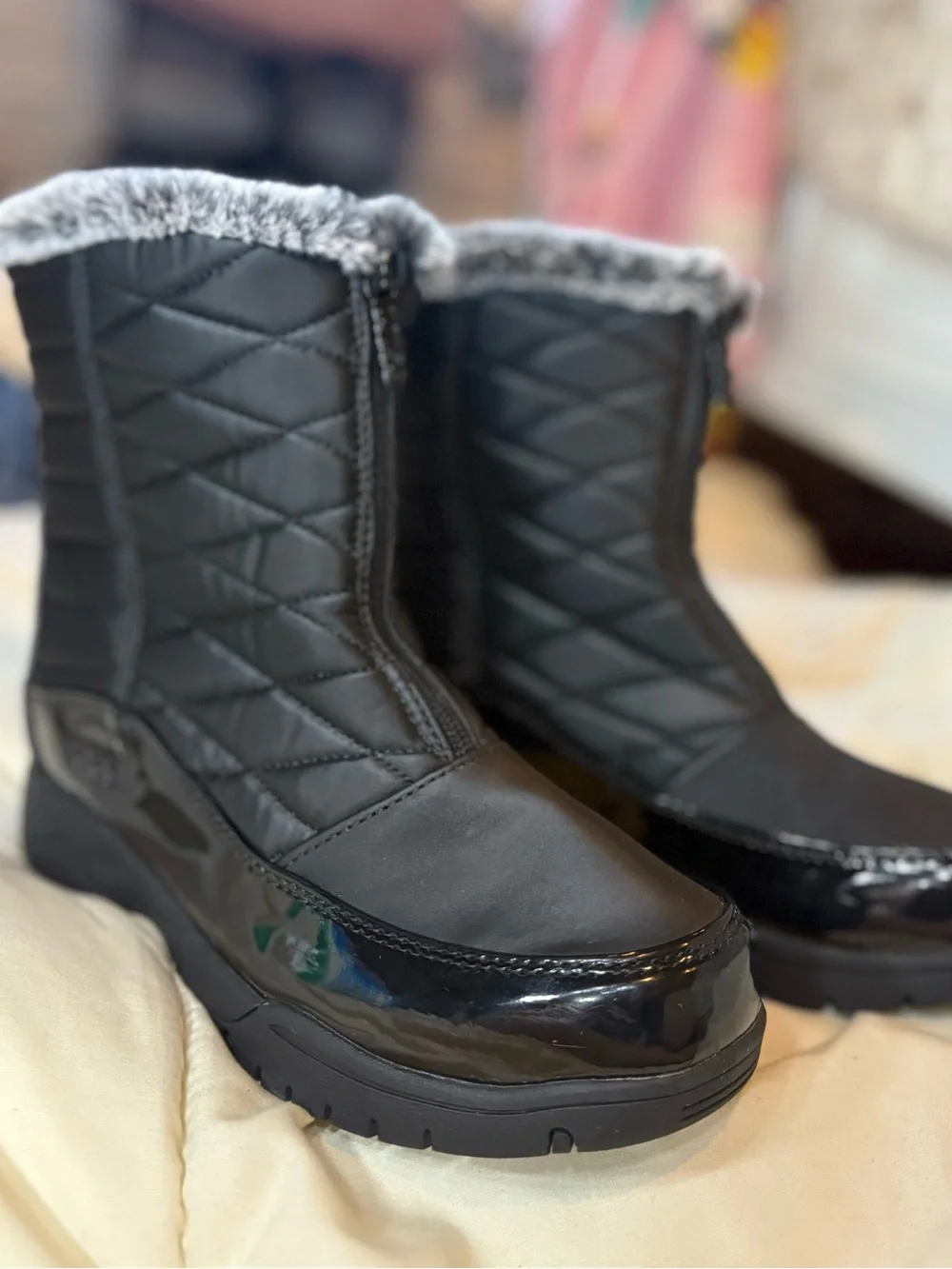 totes Black Quilted Faux-Fur Trim Winter Boots